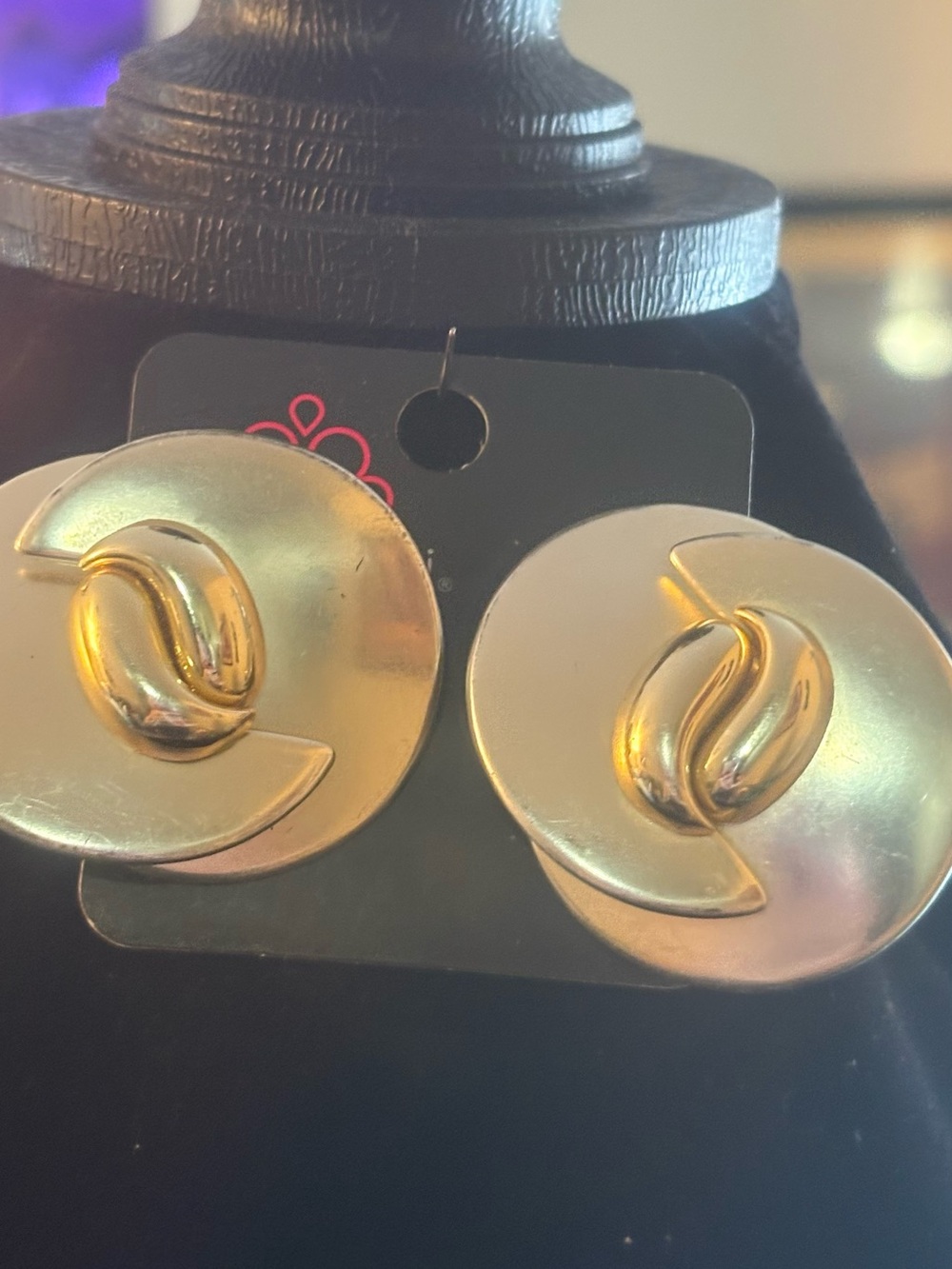 Gold-champagne Swirl Disc Earrings - clip on style -Women Jewelry